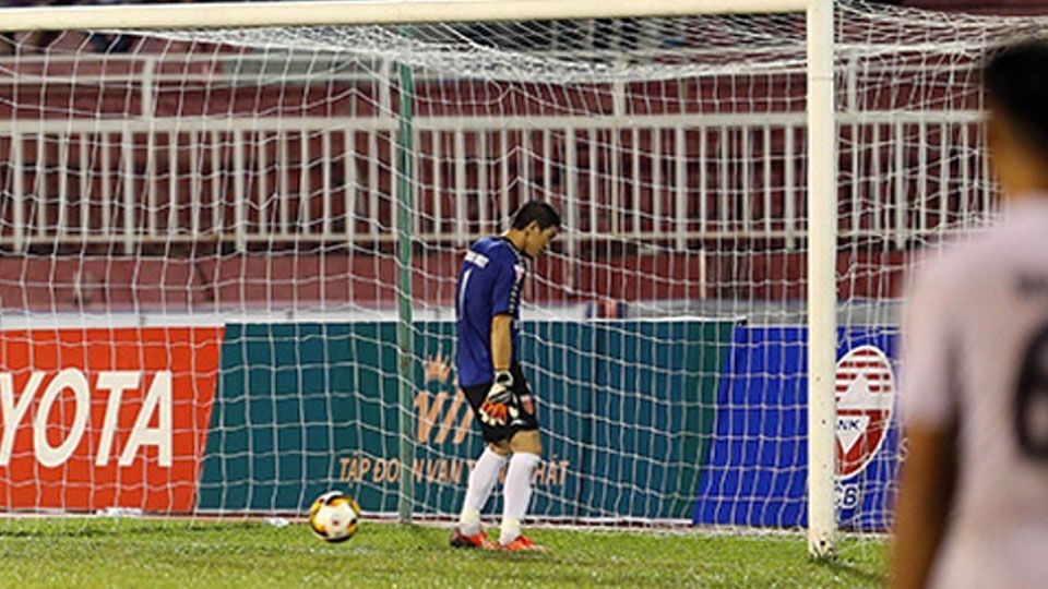 Kiper Long An FC, Nguyen Minh Nhut. Copyright: &copy; Bongdanet.vn